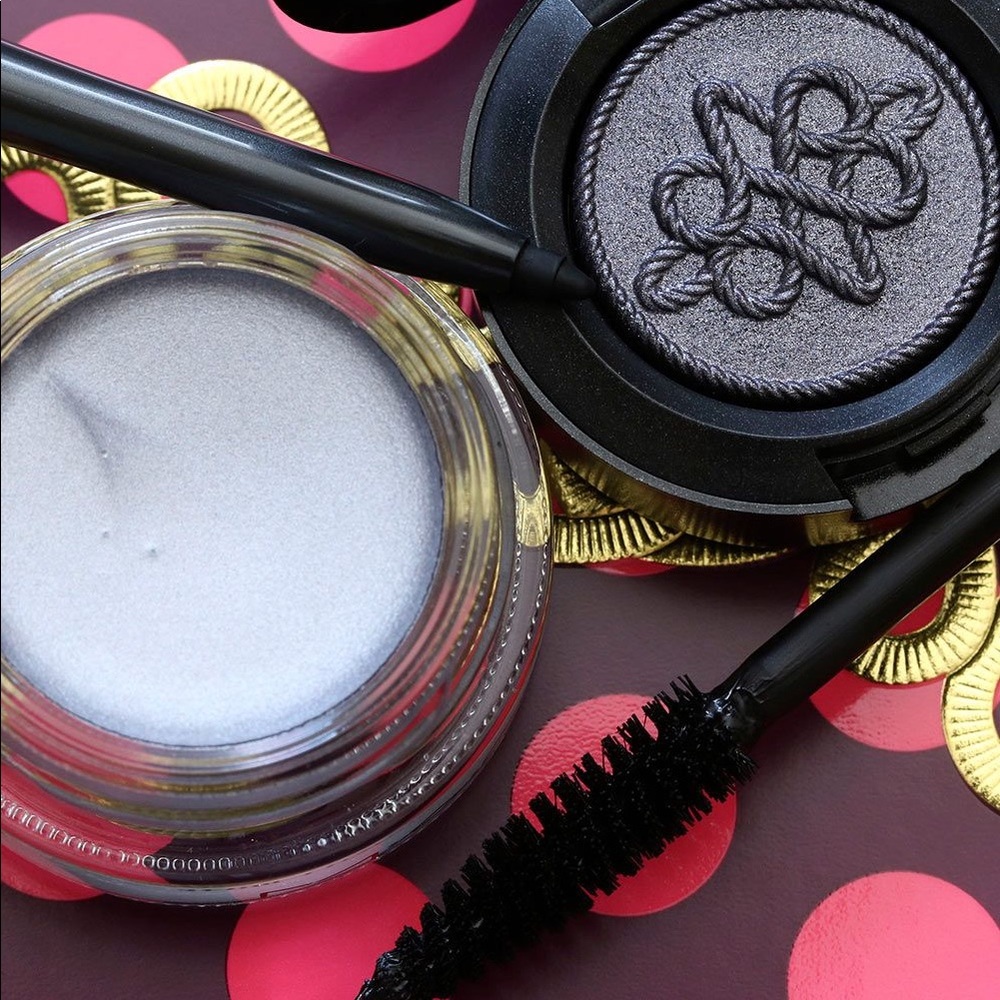 MAC Nutcracker Sweet Smoky Eye Bag